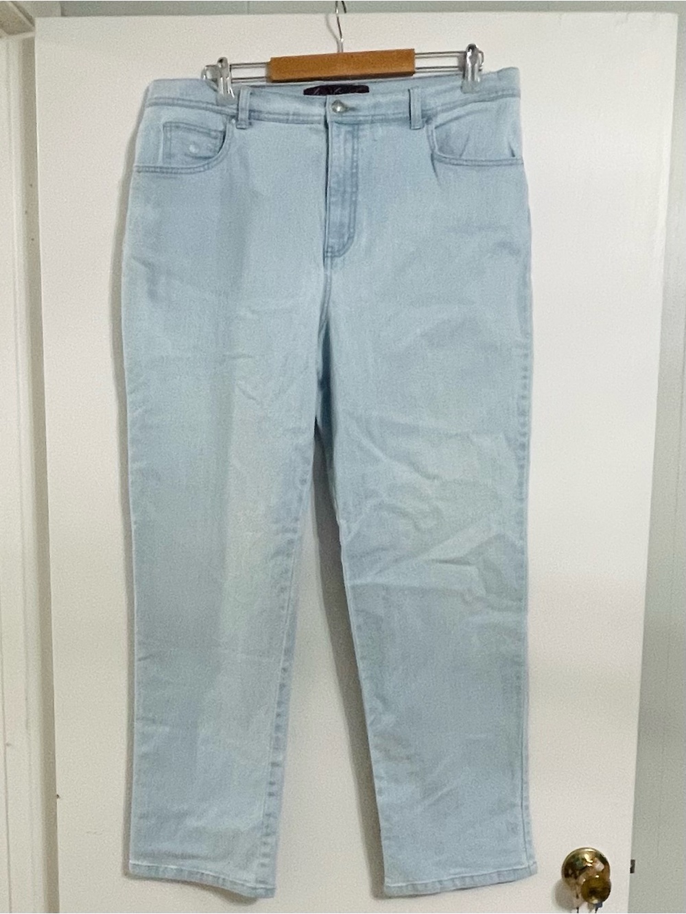 Gloria Vanderbilt Light Blue Straight Leg Jeans